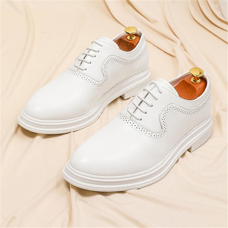 Luxury New Designer Men's White Lace Up Vintage Brogues Oxford Shoes Formal Wedding Dress Homecoming Sapatos Tenis Masculino