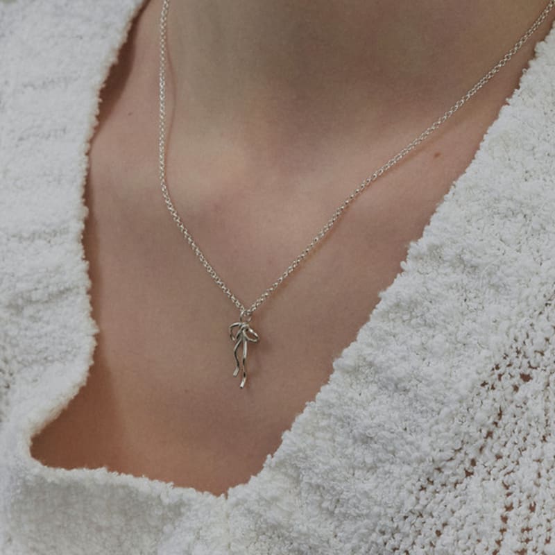 MIDNIGHT MOMENT [Exclusive] Ribbon Thin Necklace