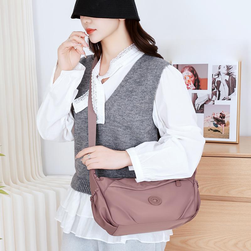 Water-Resistant Nylon Handbag Women's Lightweight Multi-Compartment Large Capacity Shoulder Bag