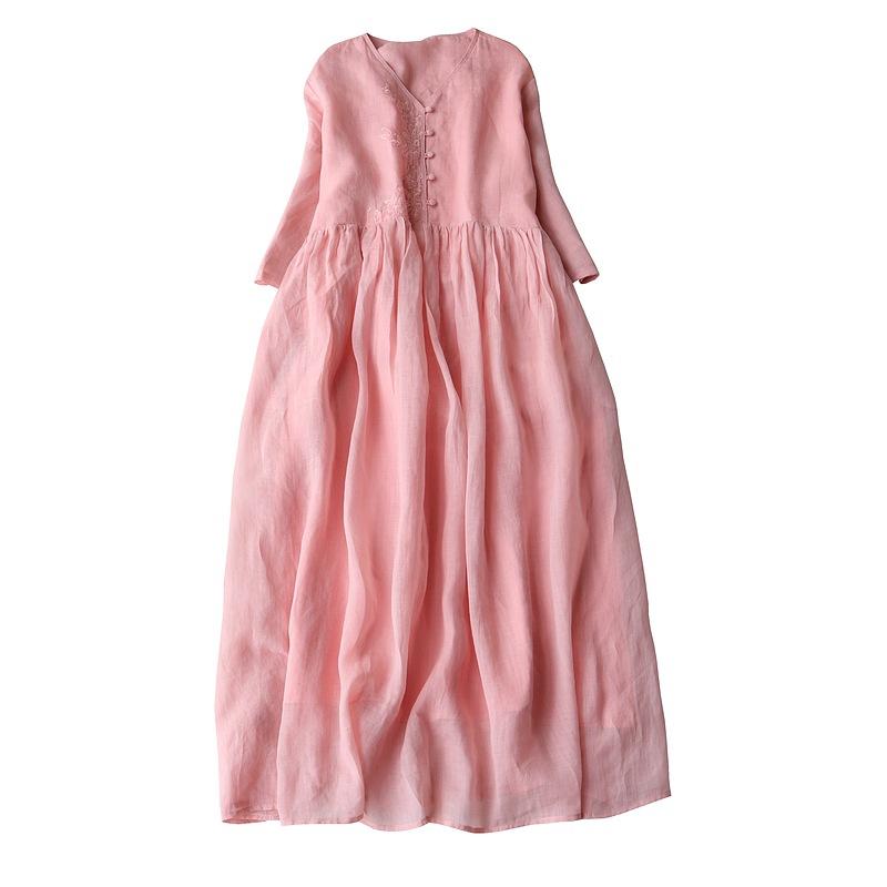 V-neck embroidered slim dress cotton and linen five-quarter-sleeved long dress loose and elegant fairy beauty solid color beach dress woman
