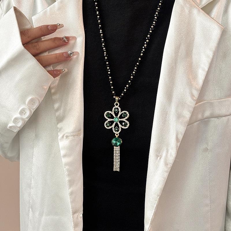 Crystal Pendant Sweater Necklace - Fashionable and Atmospheric Design