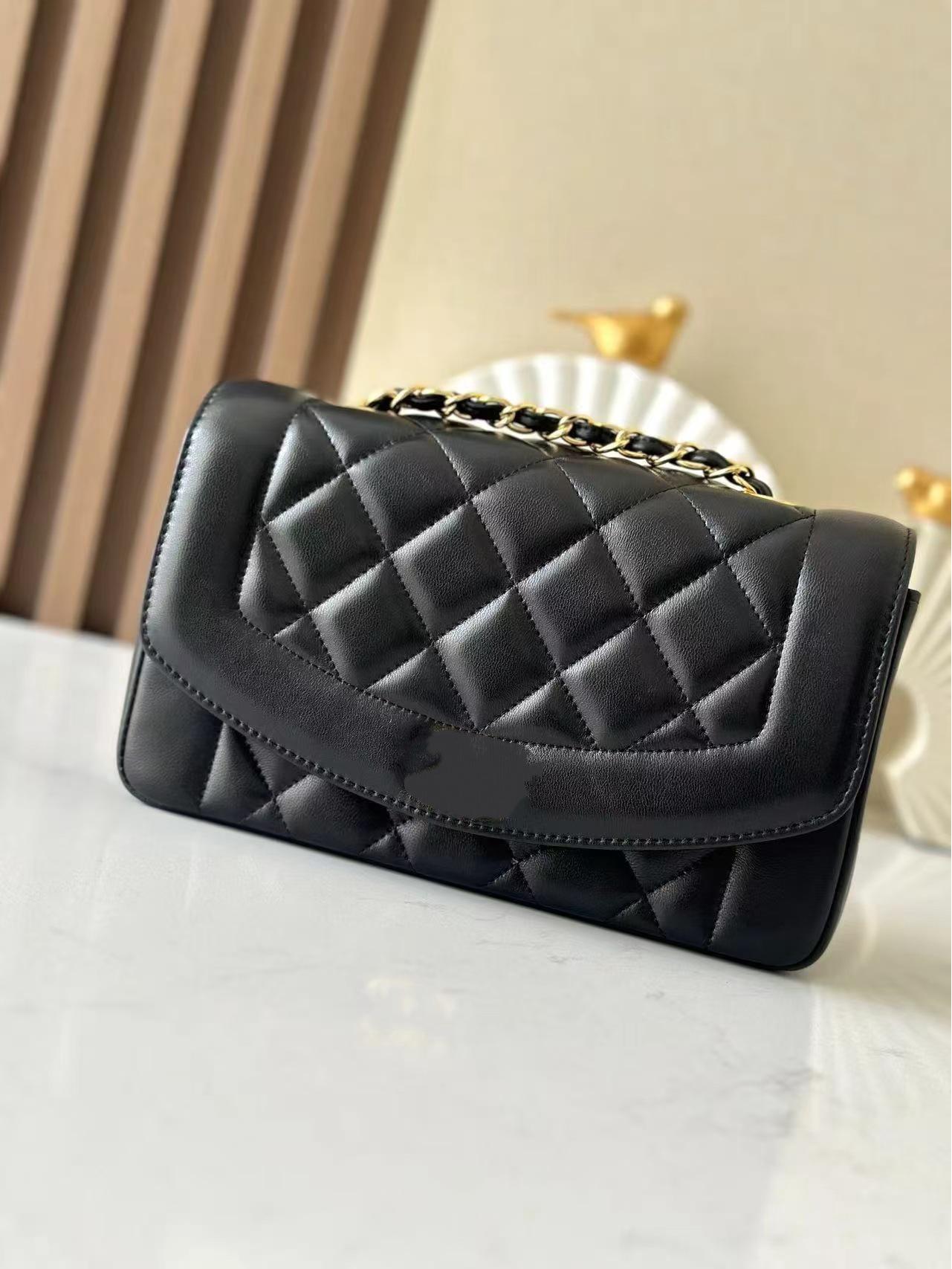 2026 Vintage CF Chain Bag - Black Lambskin Diana Diamond Quilted Crossbody 22.5x14x7 cm