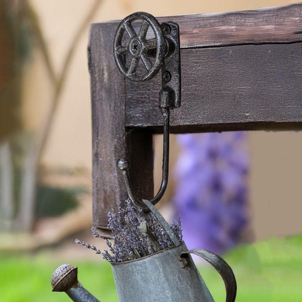 Heavy Duty Wheel Shape Hook Iron Hat Bag Hanger Retro Wall Hanging Hook for Entryway
