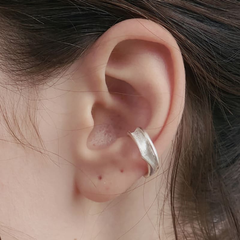 SOSOO 925 Silver Matte Curve Ear Cuff