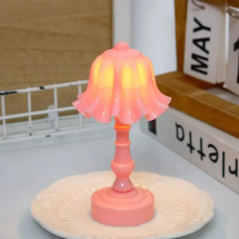 Mini LED Night Light Battery Powered Nordic Style Table Lamp Warm Atmosphere Bedside Lamp Creative Birthday Gift for Kids Bedroom Home Decor