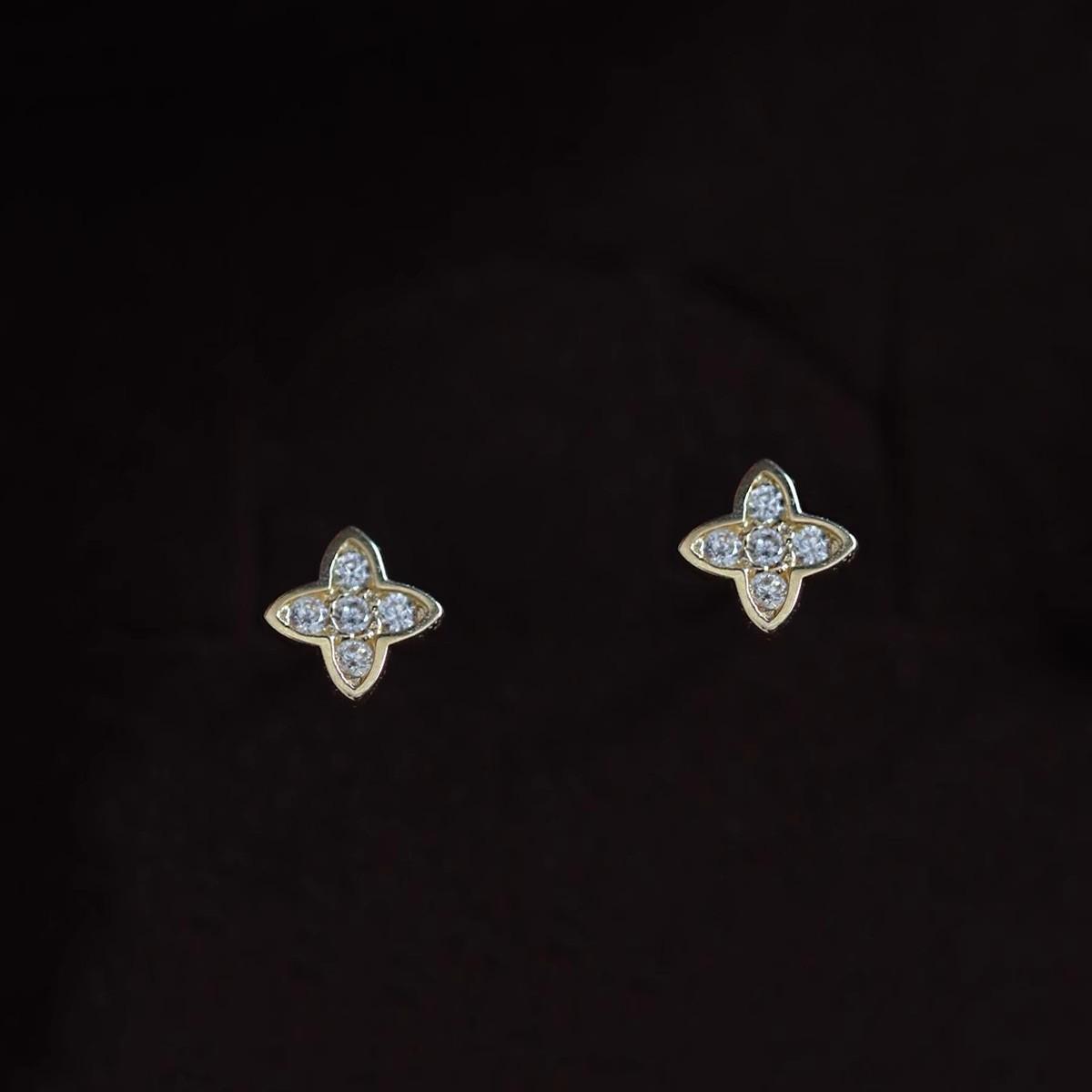 925 Sterling Silver Clover Zircon Stud Earrings, Dainty Gold Plated Four-Leaf Clover Earring, Minimalist Elegant Jewelry Silver