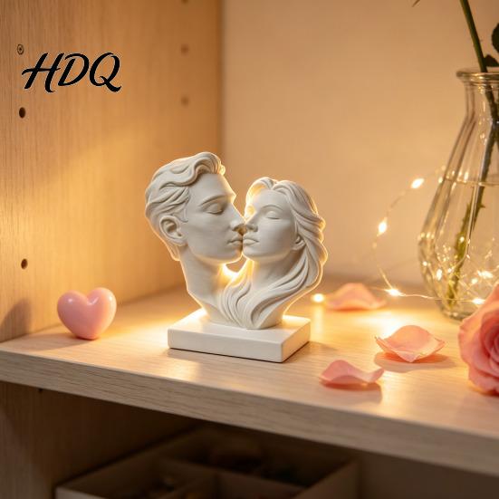 Modern Romantic Statue 3D Printed Couple Hugging Kissing Statue Minimalist Art Sculpture Matte White Bust Figurine for Desk Shelf Home Decor