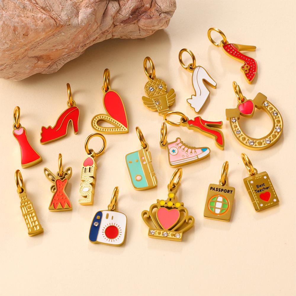 European & American Multielement Heart Crown Sneaker Pendant: High-Quality Personality Jewelry Accessory.