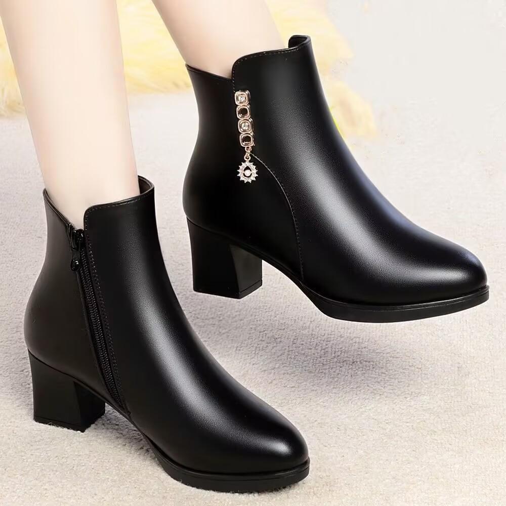 Winter new soft leather soft sole thick heel short boots women's velvet thickened warm middle-aged mother short boots