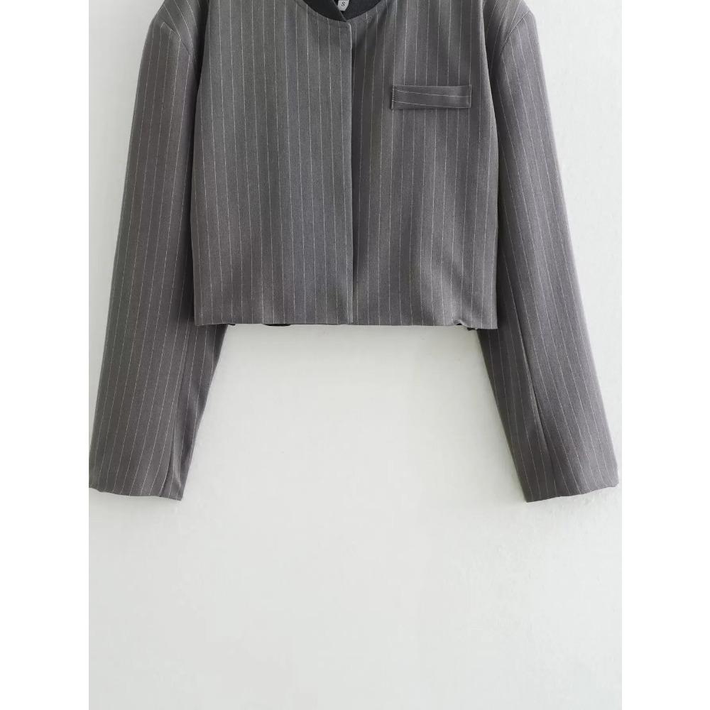 Женский комплект из полосатого пиджака и топа — фото 12