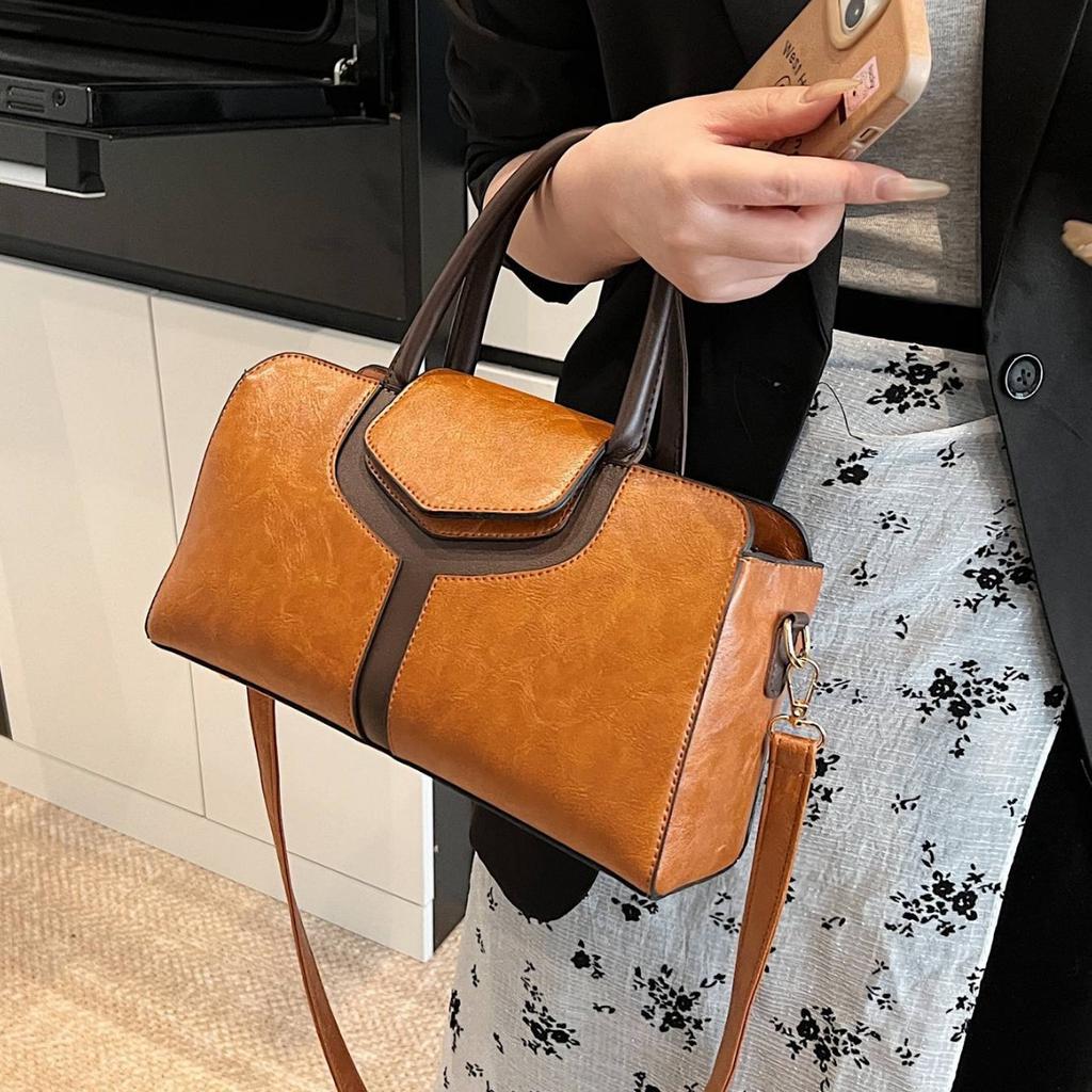 2025 new fashion simple foreign style large capacity shoulder bag oblique span bag simple splicing commuter tote bag