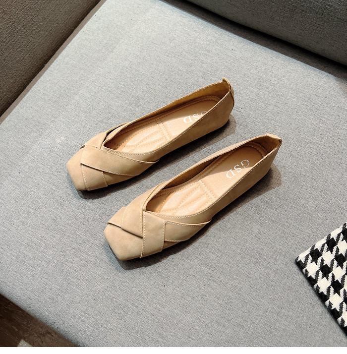 Square head women's shoes 2025 Chinese New Year single shoes shallow mouth flat bottom versatile grandma shoes Internet celebrity soft sole even