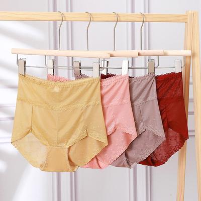 Chiloței – Bikini, brazilieni, hipsteri, slips și retro