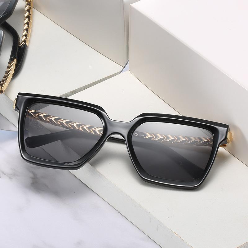 Spring And Summer Warm Color Generous Frame Glasses European And American Personalized Metal Square Sunglasses Women'S Versatile Multi-Color Glasses