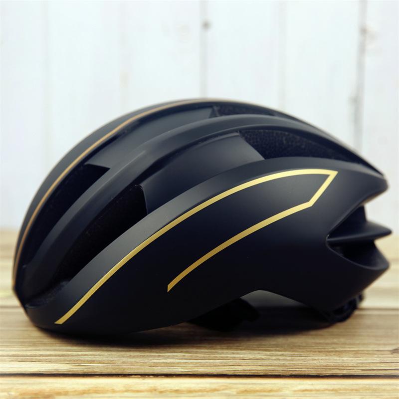 Professional Pneumatic Breaking Outdoor Mountain Road Bike Riding Helmet Integrated Pulley Bicycle Helmet