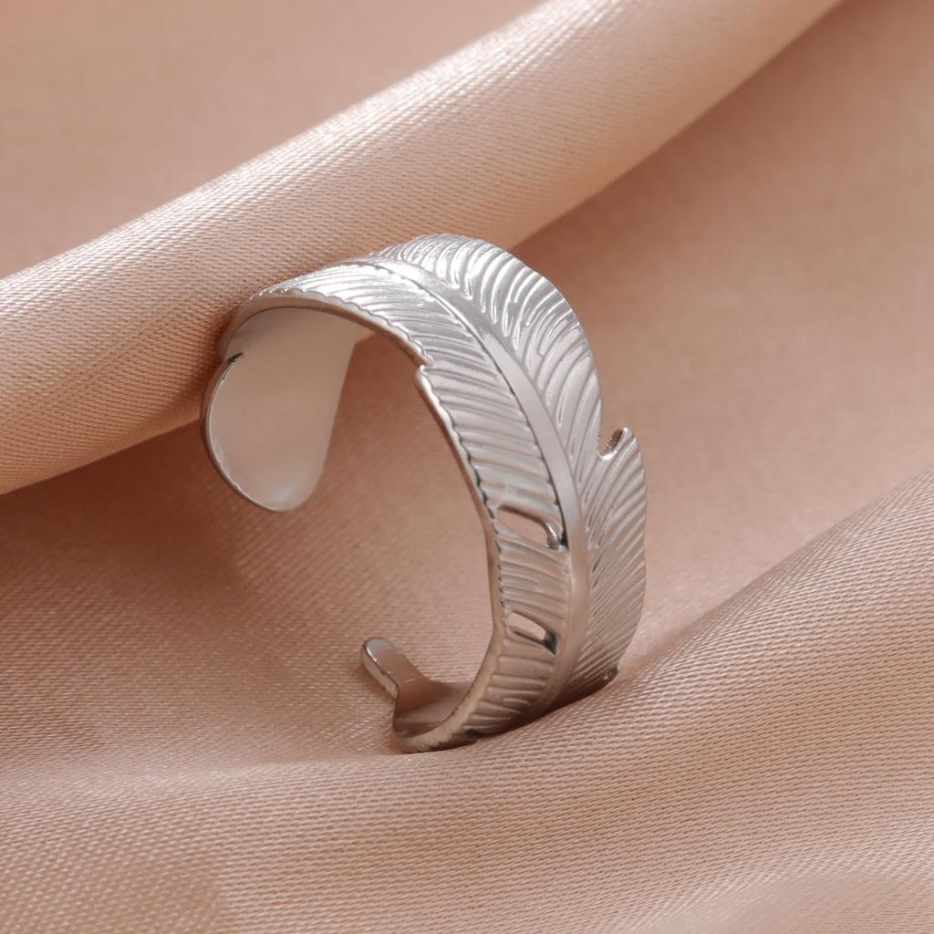 Titanium Steel Cut Banana Leaf Open Ring Fashion Versatile Jewelry Accessory