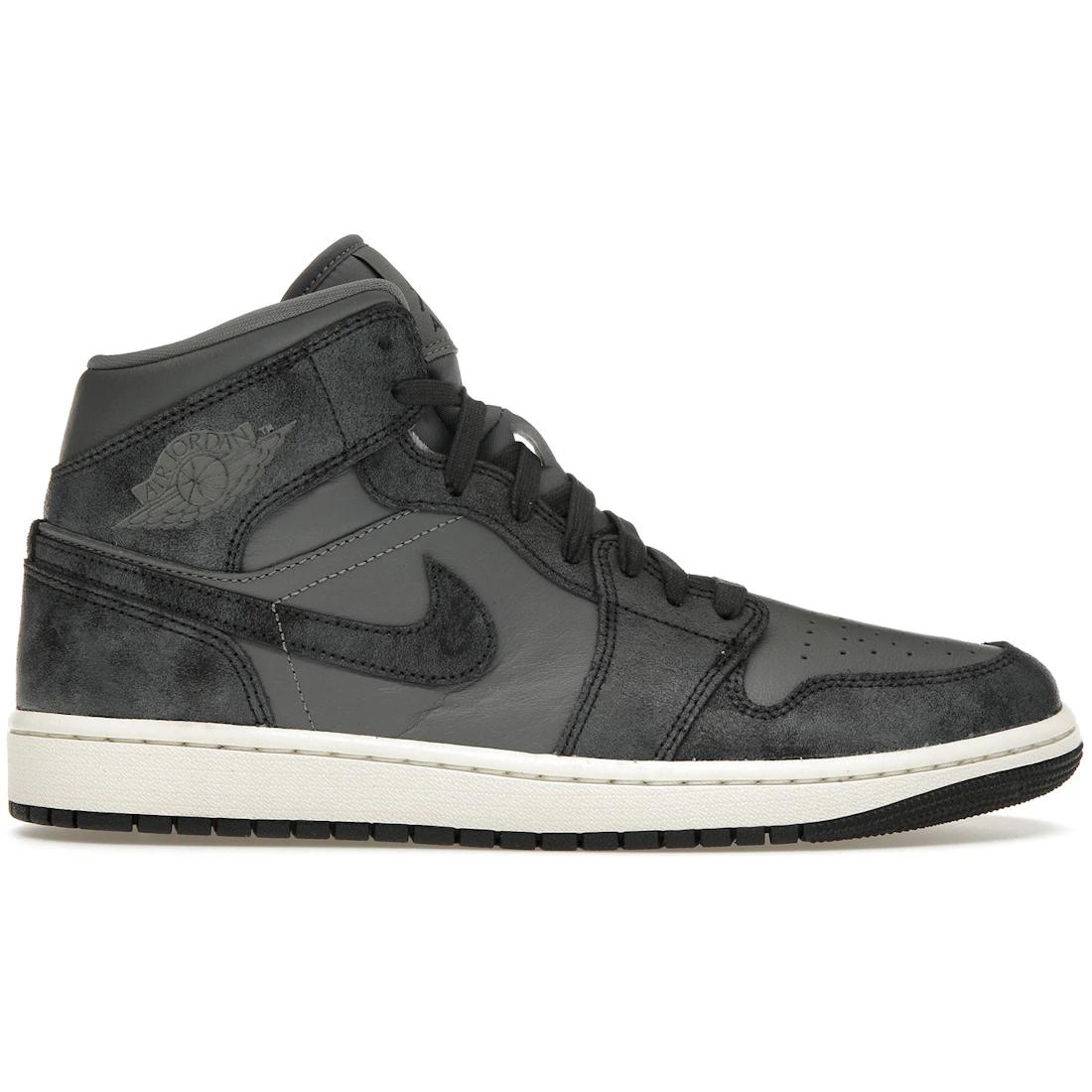 

Sneaker Jordan 1 Mid Distressed Smoke Grey (Women s)(FJ3448-001) 38.5