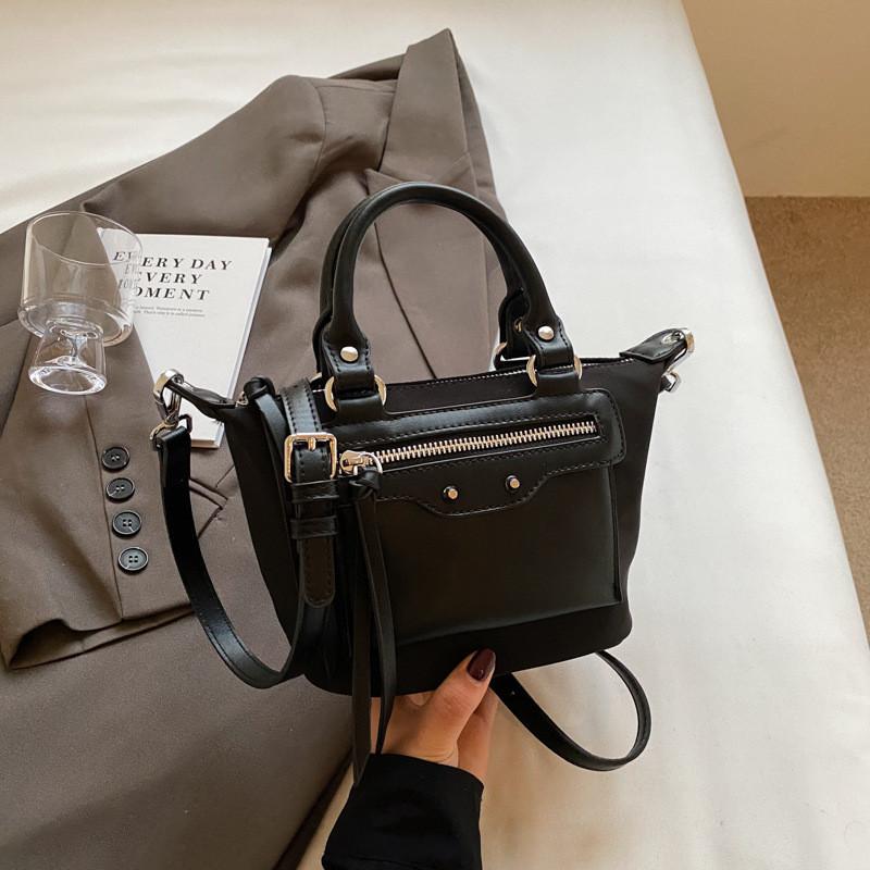 Ielgy Niche Design Handbag All-Match One-Shoulder Messenger Commuter Hand-Carrying Tote