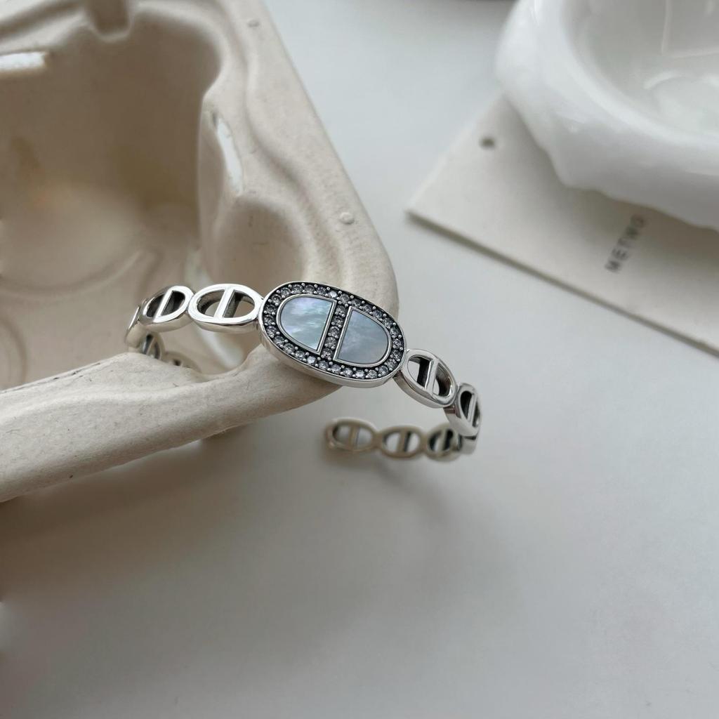 S925 Sterling Silver Korean Style Diamond & Mother-of-Pearl Pig Nose Open Bangle