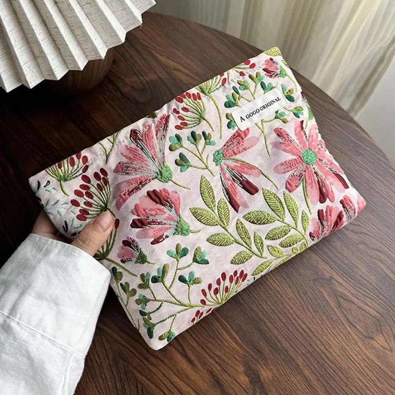 

High Quality Dasiphora Fruticosa Makeup Bag Travel Organizer Portable Toiletry Bag Large Capacity Cosmetic Bag A1