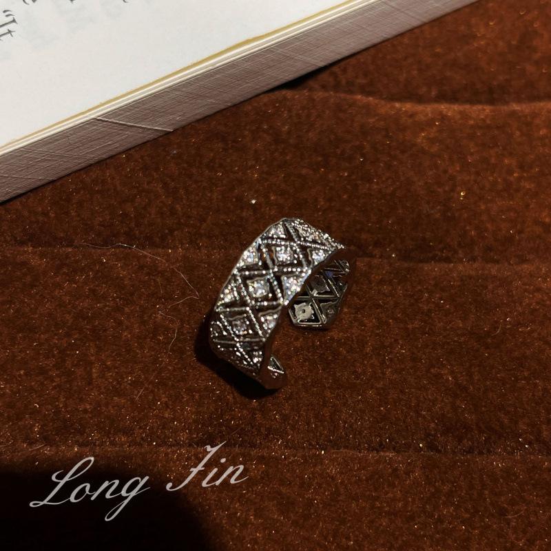 Anillo Cruz Flor Craft Cepillado Italiano Bratti Estilo Corte Retro Anillo Trébol Cuatro Hojas Diamante Femenino en Vivo