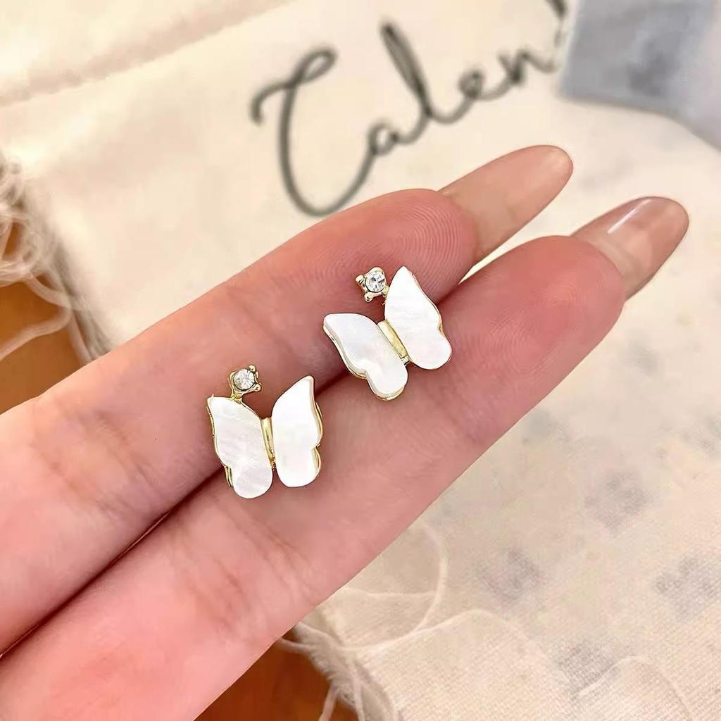 Korean Style Diamond Inlaid Mother-of-Pearl Butterfly Stud Earrings - Light Luxury, Exquisite and Versatile.