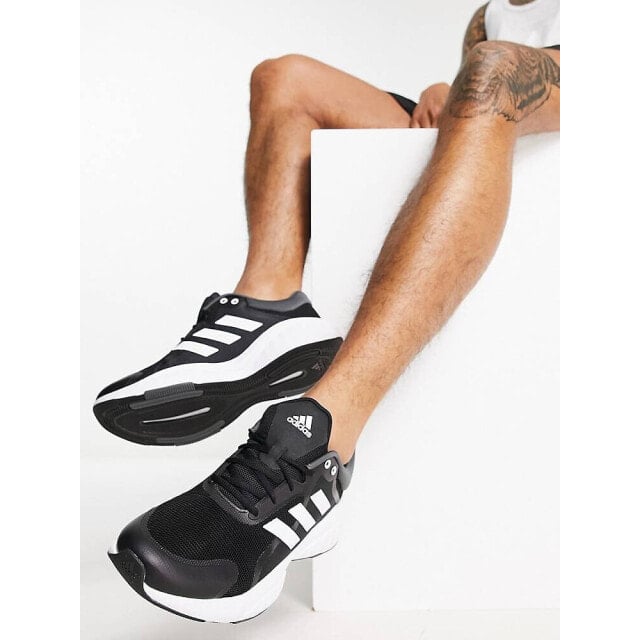 

Черно-белые кроссовки adidas Running Response Solar