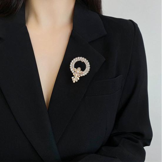 Decorative Shirts Brooch Women Hollow Rhinestone Ring Brooch, Dainty Circle Lapel Elegant Pin Pin, Sweater Cardigan Coat Dress Jewelry Accessories