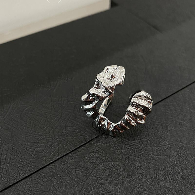 Exquisite White Gold Plated Geometric Ring For Women Featuring Elegant Fish Design