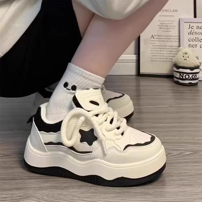 Fashion Women Platform Sneakers Star Design Lace Up Skateboard Flat Outdoor Comfortable Running Sport Shoe Tennis Walking Sneakers
