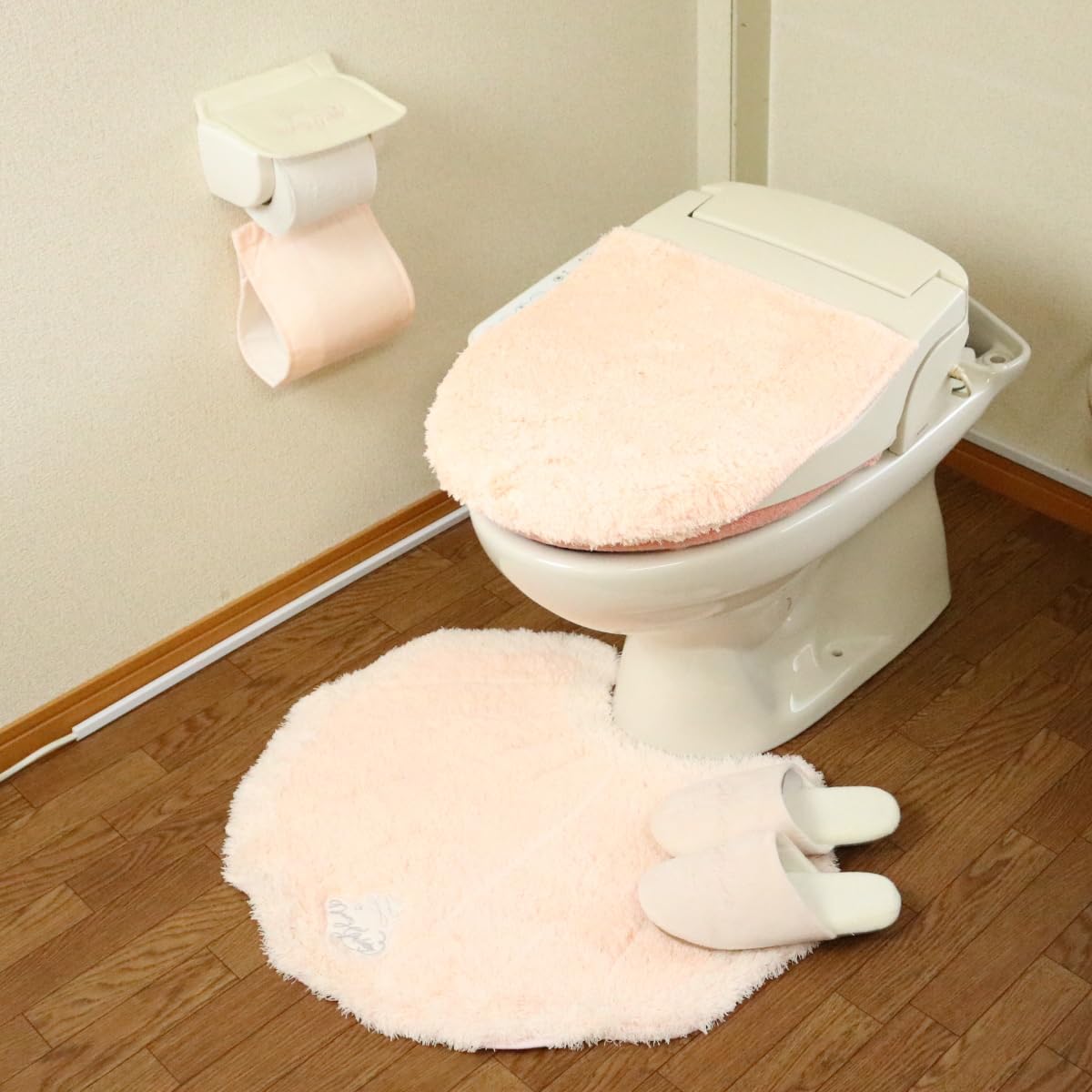 Okato Merry Gelato 4-Piece Pink Seashell Toilet Mat Set, Multi-Purpose, for Washing and Heated Toilet Use, Regular Toilet, Lid Cover, Paper Holder Cov