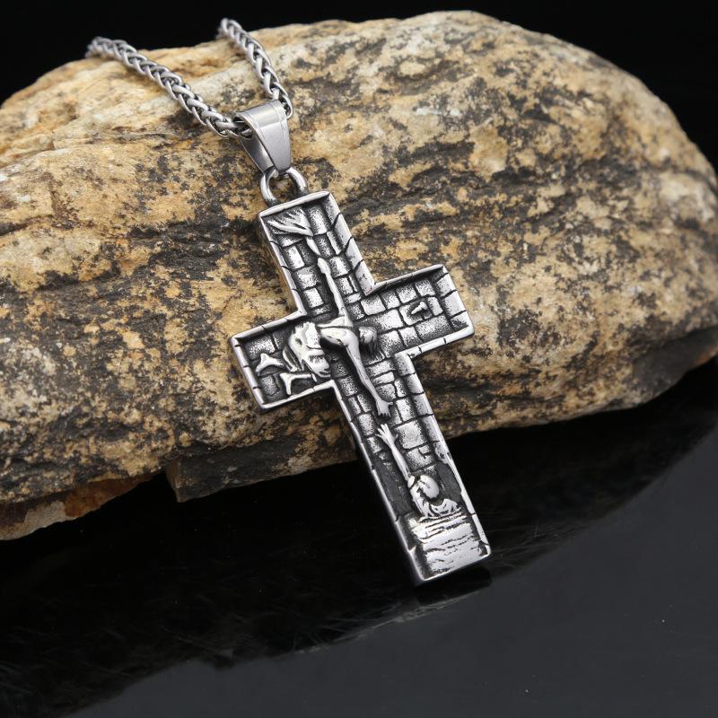 Cross-border Explosion Retro Savior Stainless Steel Cross Pendant European and American Fashion Creative Men's Jewelry Necklace