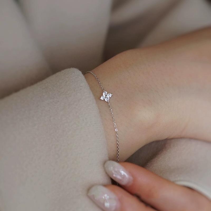 ZAKOL Shiny Zircon Inlaid Four-leaf Flowers Chain Bracelet for Women Niche Simple Desgin Stacked Bracelets Party Accessories