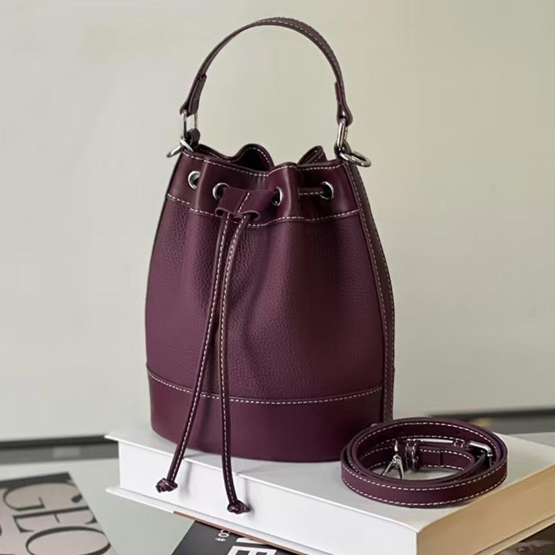 2025 Women s Versatile Genuine Leather Patchwork Bucket Crossbody Bag 17x12x20 CM фиолетовый