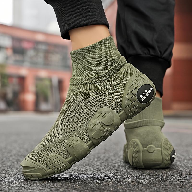 

Men s Breathable Knit Running Shoes, a pair of men s outdoor casual sneakers for spring and summer, sizes 39–46 40
