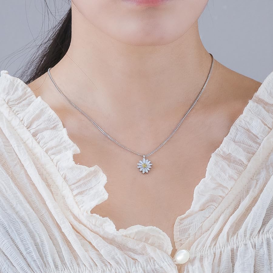 Daisy Necklace Worn by BTS' Jimin (White)