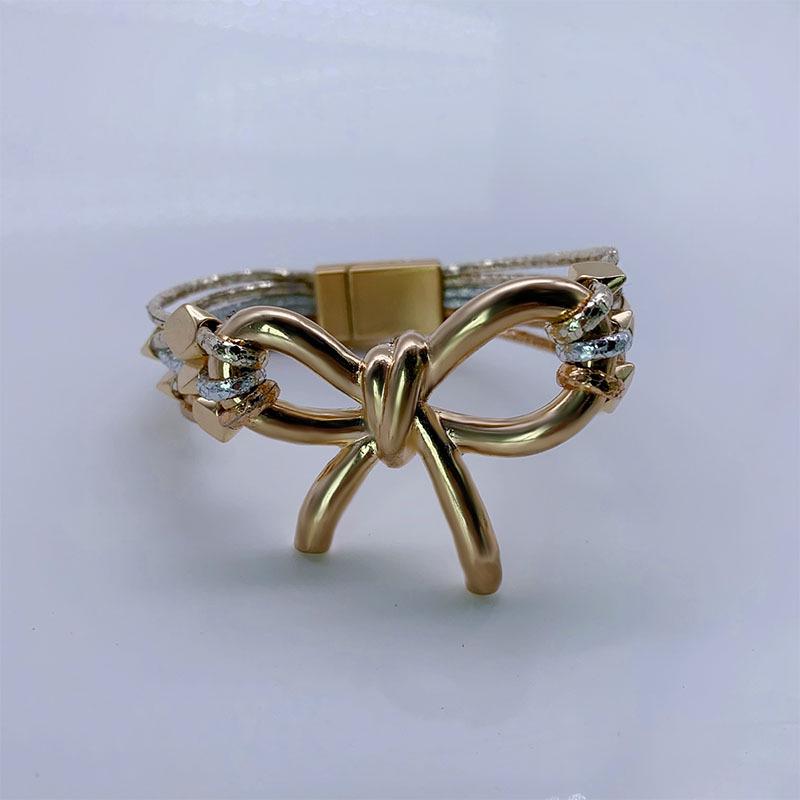 Modna europejska i amerykańska skórzana bransoletka z magnetycznym zapięciem w kształcie kokardy - Modna biżuteria damska na Boże Narodzenie