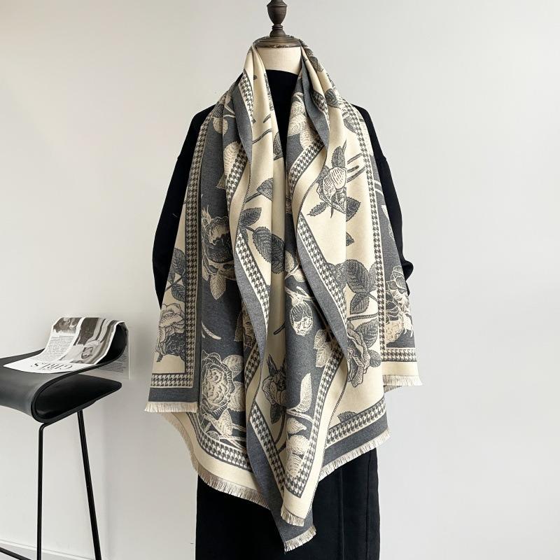 New warm women's scarf, elegant thickened scarf in autumn and winter, dual-purpose shawl, and a cold scarf for elders