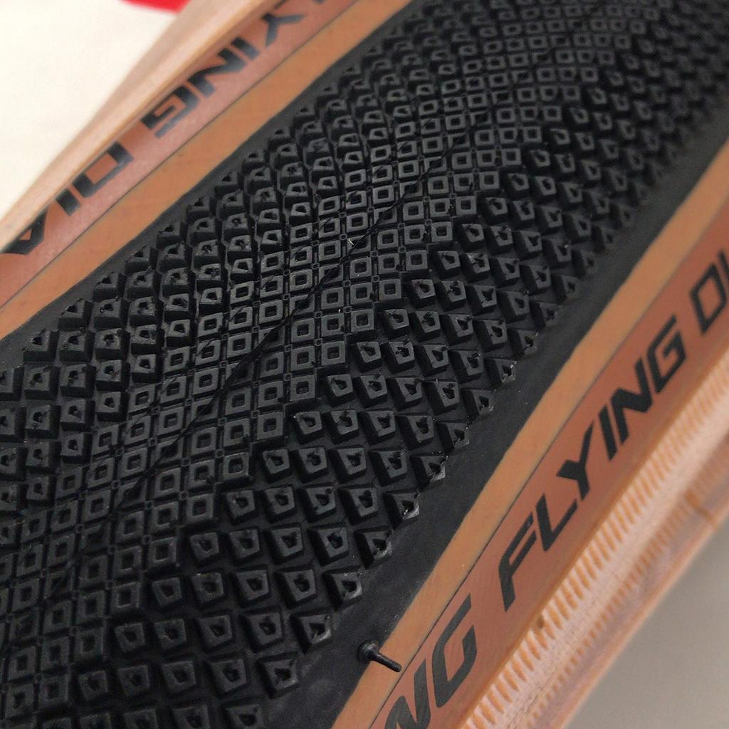 CHAO YANG Clincher Tire [FLYING DIAMOND] 700x40C Skinside with Puncture-Resistant Nylon Breaker, Foldable, H-5224 Skinside 700x40C