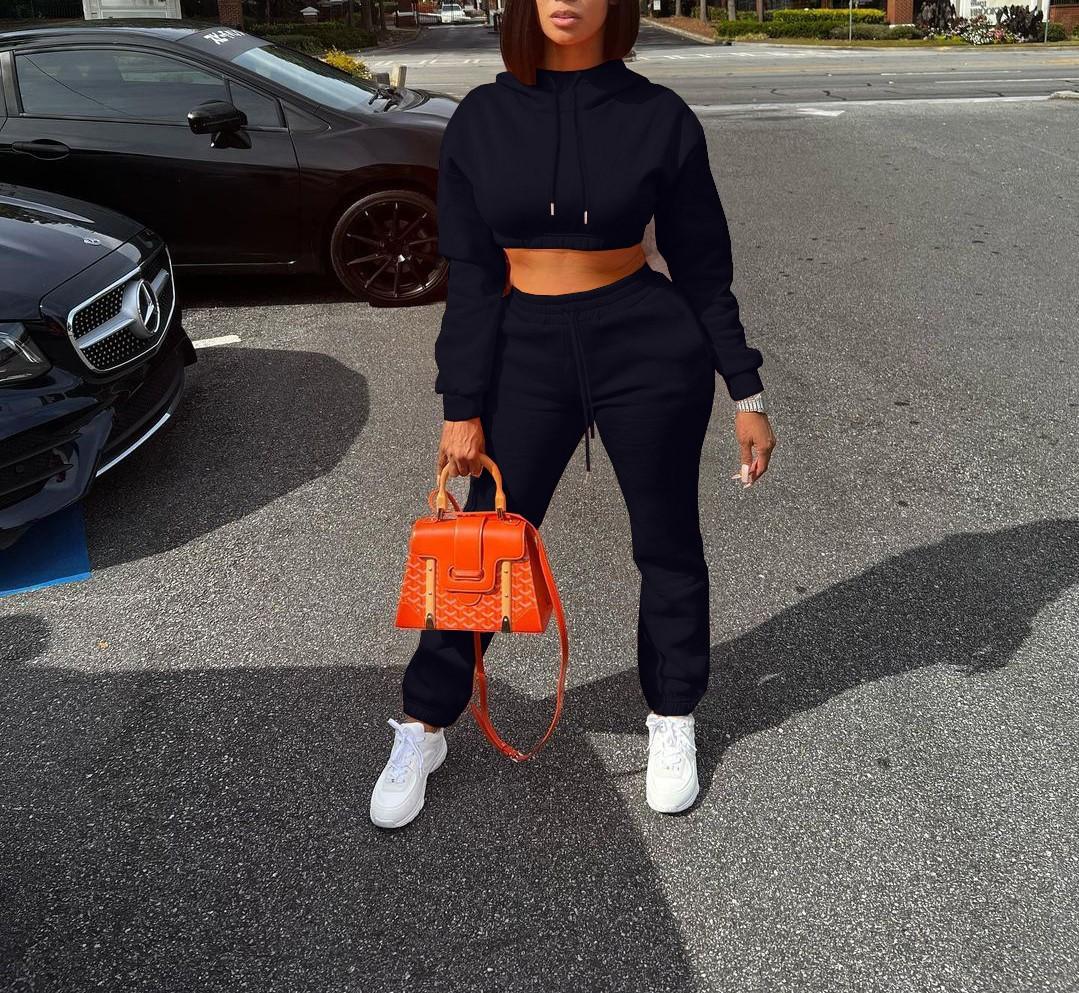 

Женский повседневный спортивный комплект из двух предметов: укороченный топ и брюки, комплект из толстовки с капюшоном M чёрный