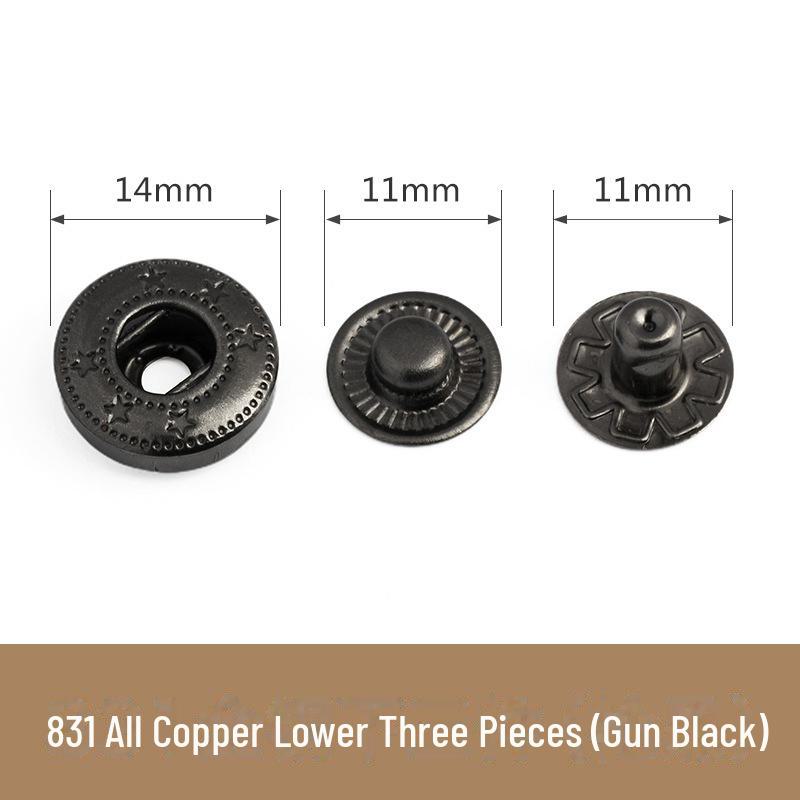 Разноцветная кожаная куртка с застежкой на кнопки и скрытой застежкой