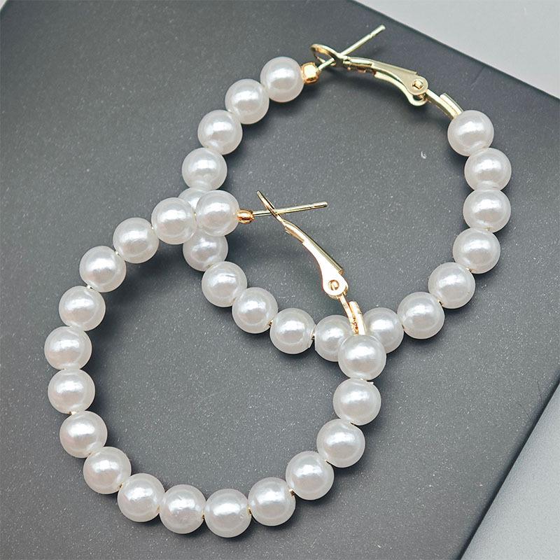 Silver Needle Pearl Ear Cuff Earrings for Women - Luxurious, Unique, and Versatile Fashion Accessories.