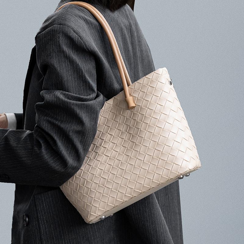 Leather women's bag tote bag high-end large-capacity bag summer women's versatile shoulder bag woven bag women's