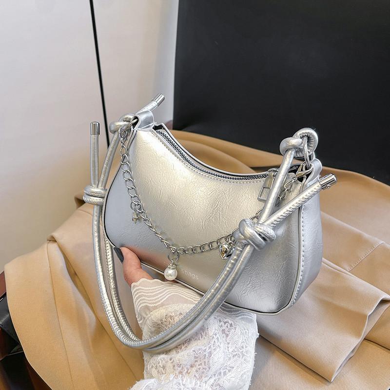 Pu Material Crossbody Bag For Women With Chain Detail And Zip Closure For Daily Use