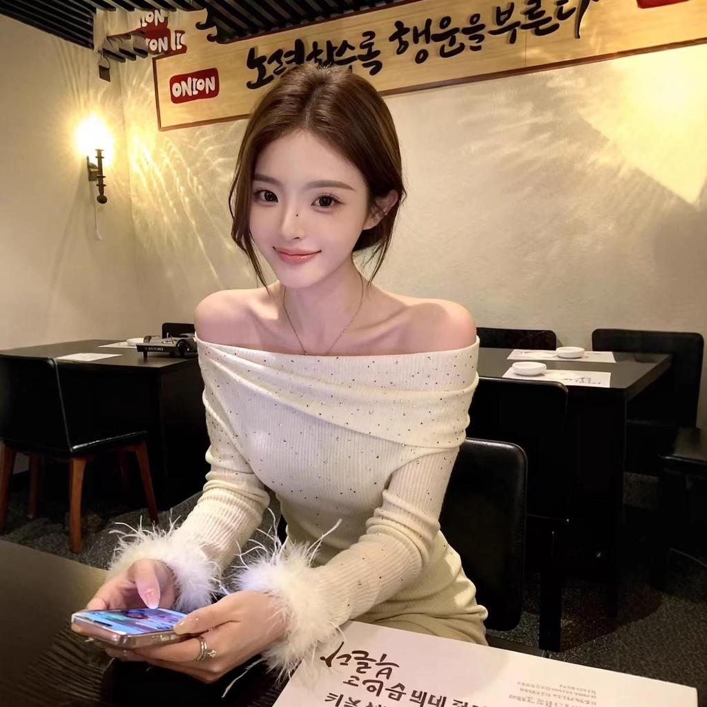 Elegant Off-White Rhinestone One-Shoulder Long Sleeve Top for Socialite Women
