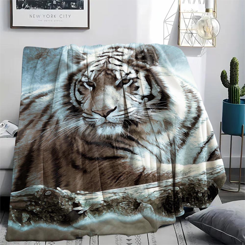 1Pc Lion Tiger Head Print Flannel Blanket, High Quality Comfortable for All Seasons, Home Decor, Warmth and Comfort, Perfect for Christmas Gifts