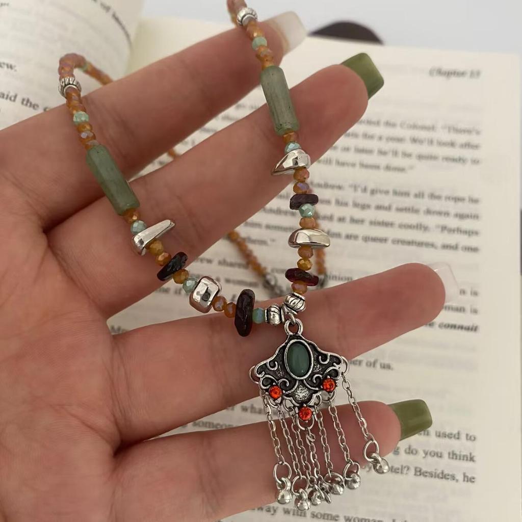 Chinese Retro Tassel Peace Lock Necklace - Light Luxury, Versatile Beaded Clavicle Chain