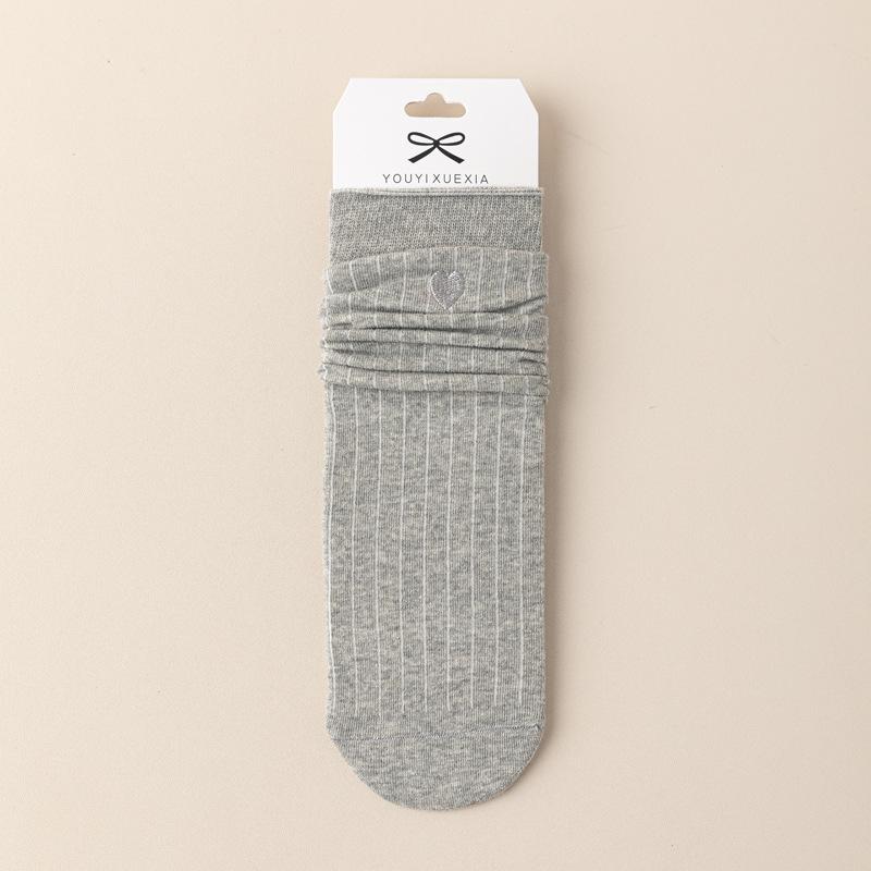 5/10 Pairs Comfortable Casual and Versatile Women's Autumn Winter Mid Calf Socks with Embroidered Heart Cotton Long Socks Cute Cotton Socks
