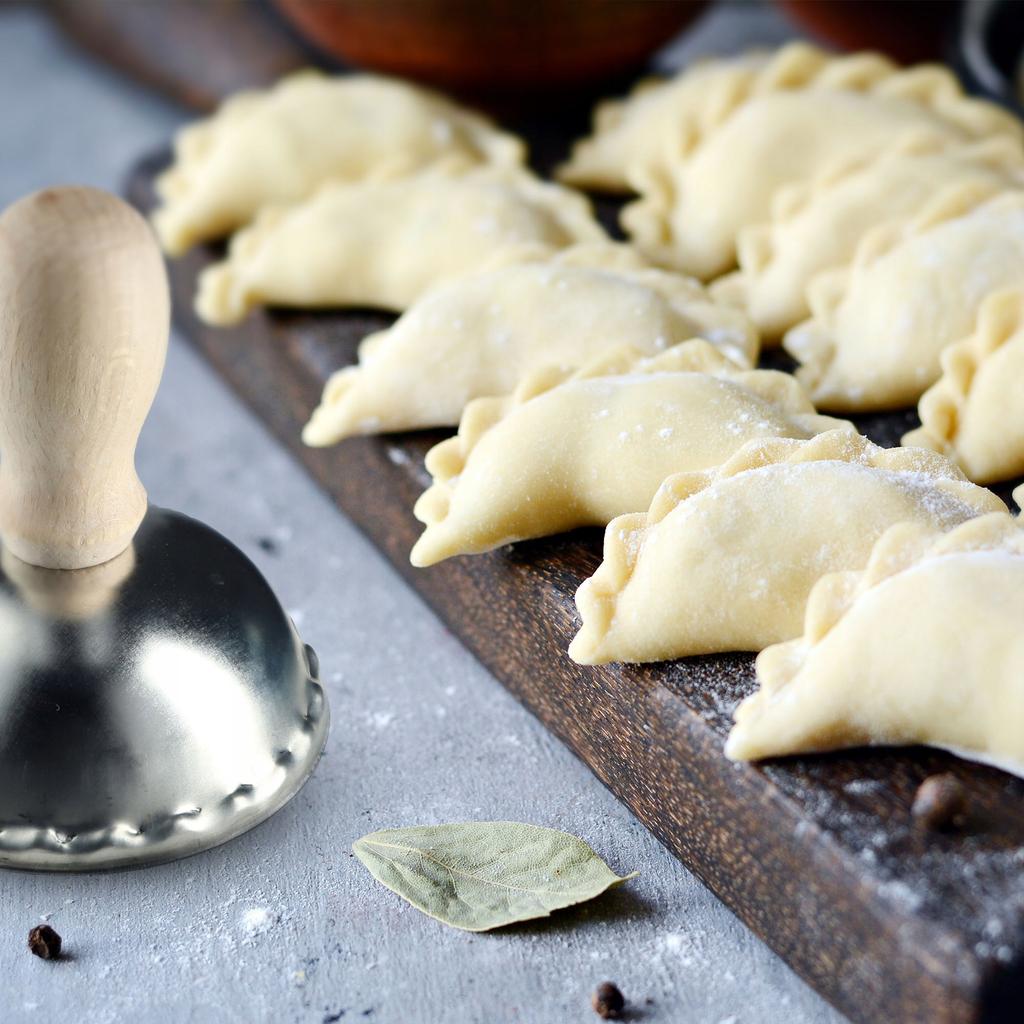 KADAX Vykrajovátko na pirohy uška Forma na kolečka 7cm