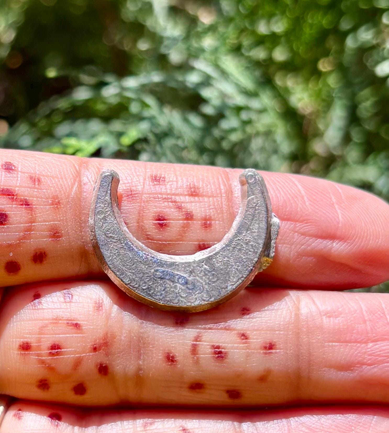 Chandan Tika Tilak Stamp Mould Mold for Forehead in Metal, Half Moon Design, Hindu Religious Free Ship One Size